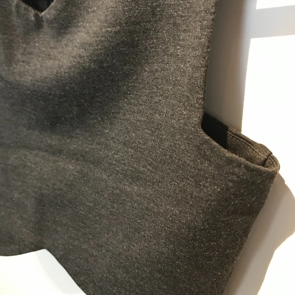 Aritzia Talula Crop Grey Top - Picture 4 of 6